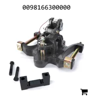 AGCO 0098166300000 Нижняя прицепная скоба